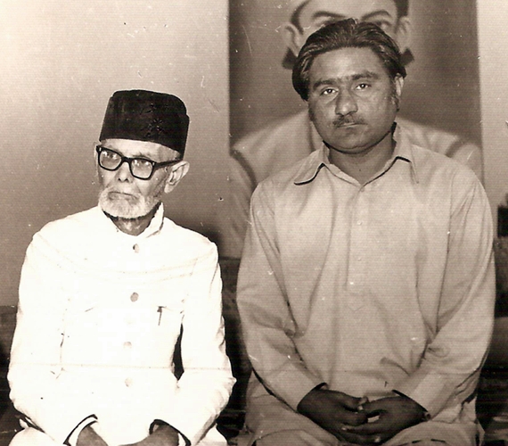 Baquer Zaidi sitting with Allama Najm Afandi